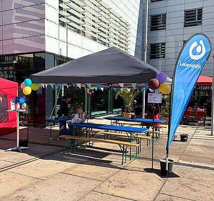 Ein Stand der Lebenshilfe Lüdenscheid mit Pavillon