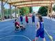 Spieler auf dem Basketballfeld.