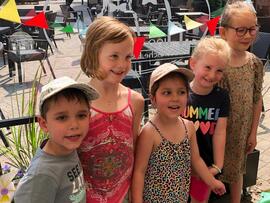 Gruppenfoto der Kinder