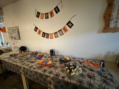 Ein schaurigess Süssigkeitenbuffet.