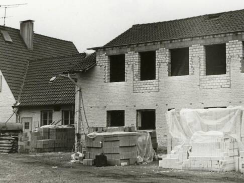 Ein Gebäude bei der Renovierung.