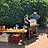 Grillstation mit mehreren Personen.