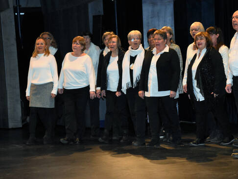 Ein Chor singt.