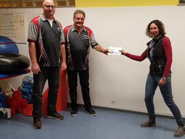 555 Euro Spende durch Dart-Turnier