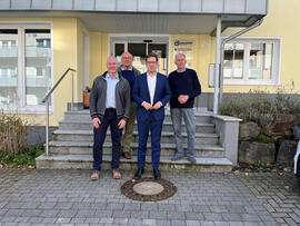 Florian Müller mit Mitgliedern aus dem Aufsichtrat und Stephan Thiel