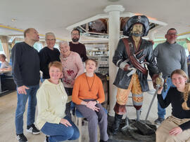 Gruppenfoto vom Ausflug auf dem Biggesee.