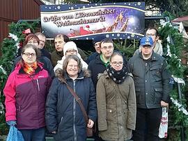 Teelichter-Basteln im Weihnachtshaus