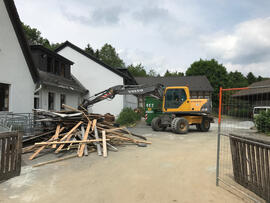 Beginn der Abriss-Arbeiten