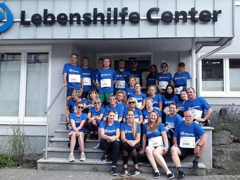 Gruppenbild von allen die mitgelaufen sind.