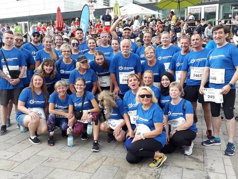 Gruppenbild von allen die mitgelaufen sind.