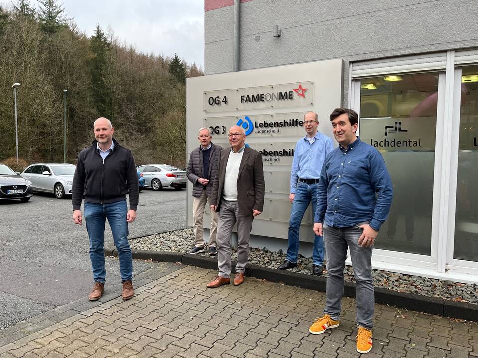 Vorstand und Aufsichtsrat der Lebenshilfe Lüdenscheid verkünden die gute Nachricht