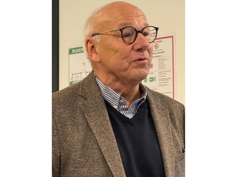 Portrait von Dr. Wolfgang Schröder