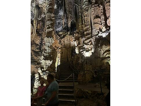 Eine Tropfsteinhöhle.