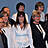 Mehrere Frauen singen.